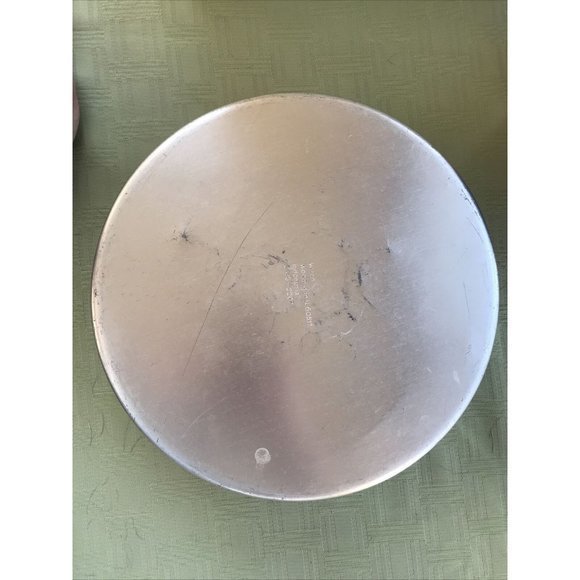 Wilton 10"‎ in x 2" in Aluminum Round Cake pan Brand - Picture 2 of 3